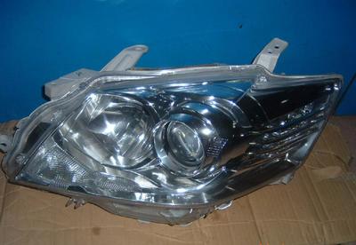 克萊斯勒鉑銳氙氣燈 提升夜間駕駛安全與視覺體驗的汽車配件